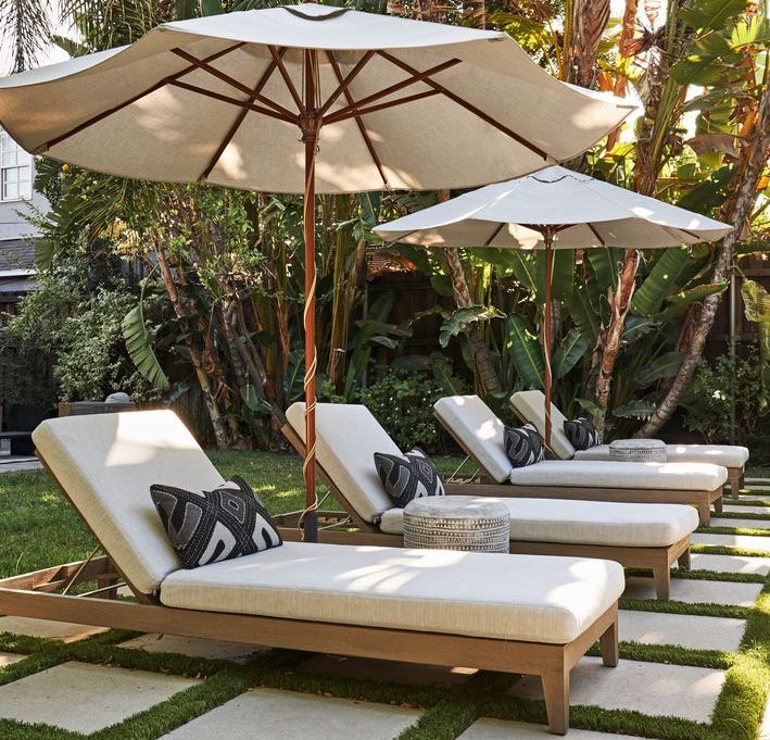 Restaurant & bar seating